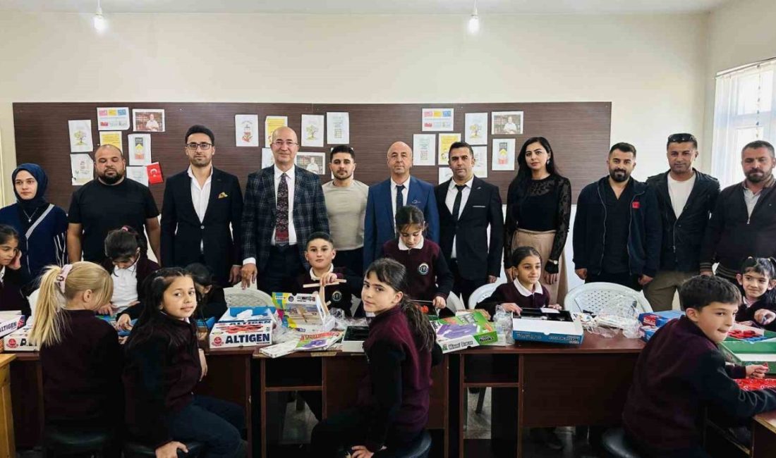 İran sınırındaki öğrencilere 21 çeşit zeka oyunu seti hediye edildi Hakkari Yüksekova Ekoloji, Kültürel ve Dağcılık Spor Kulübü (YEKDASDER), İran