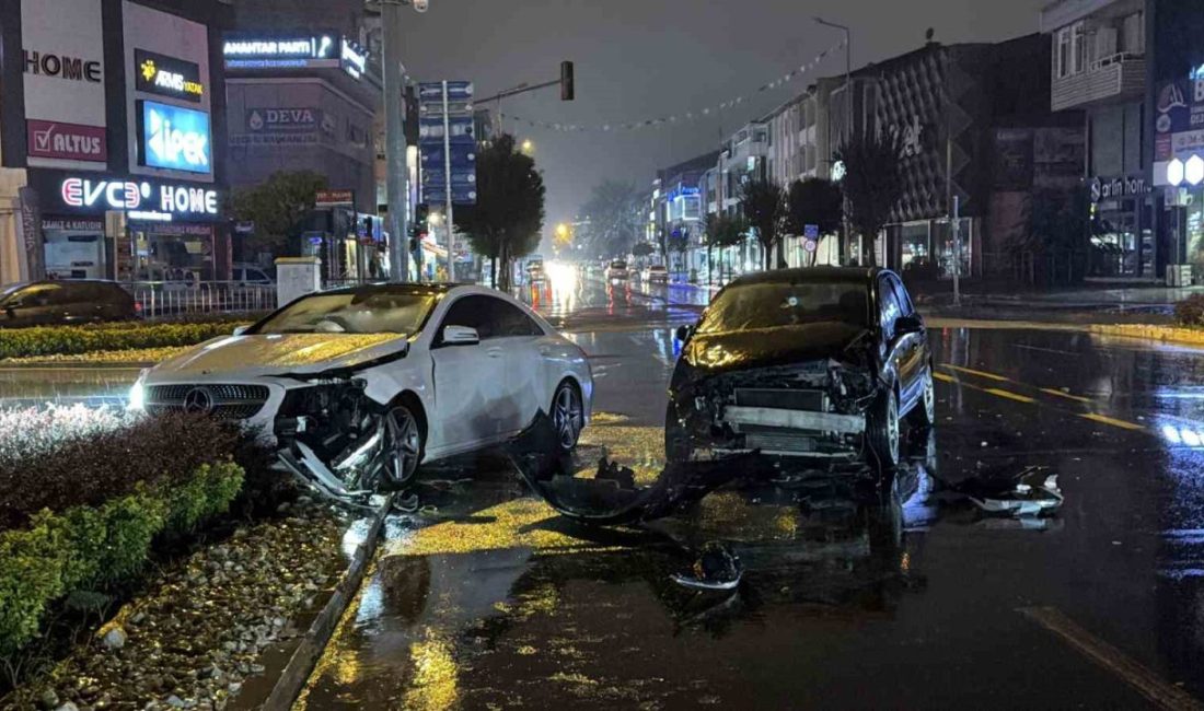 Işık ihlali kazayı beraberinde getirdi Düzce’de ışık ihlali yapan otomobil, bir başka otomobile çarptı. Kazada