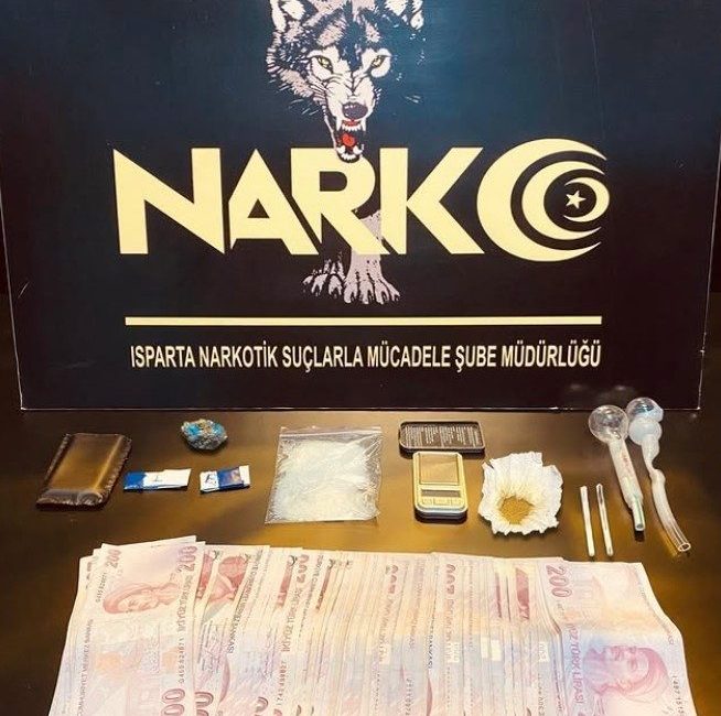 Isparta’da uyuşturucu operasyonu: 2 şüpheli gözaltına alındı Isparta’da polis ekiplerinin düzenlediği 2 ayrı operasyonda metamfetamin, bonzai, esrar