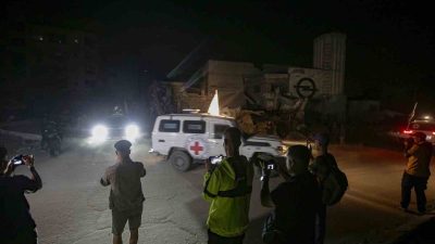 İsrail Savunma Kuvvetleri (IDF) tarafından yapılan açıklamada, Kızılhaç ekiplerinin Hamas’tan