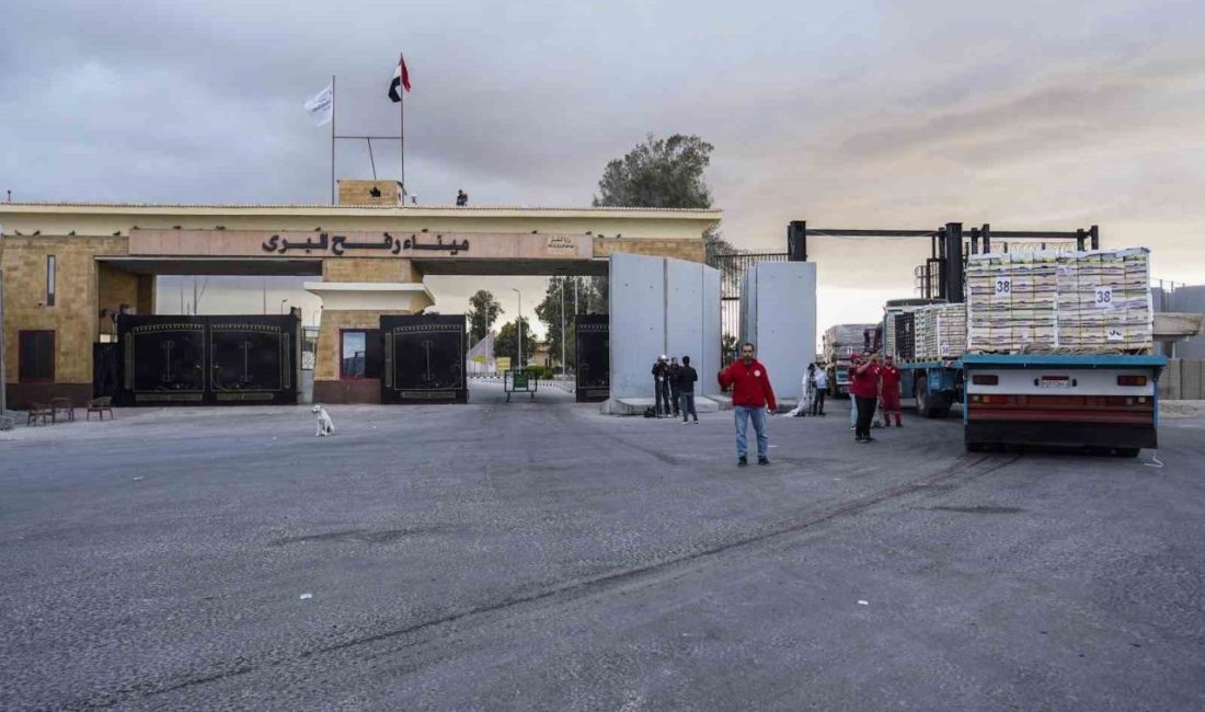 İsrail: “Refah Sınır Kapısının sivillerin geçişine açılmasına yönelik hazırlıklar sürüyor” İsrail’in askeri yardım kuruluşu COGAT, Mısır ile Gazze arasındaki sınır