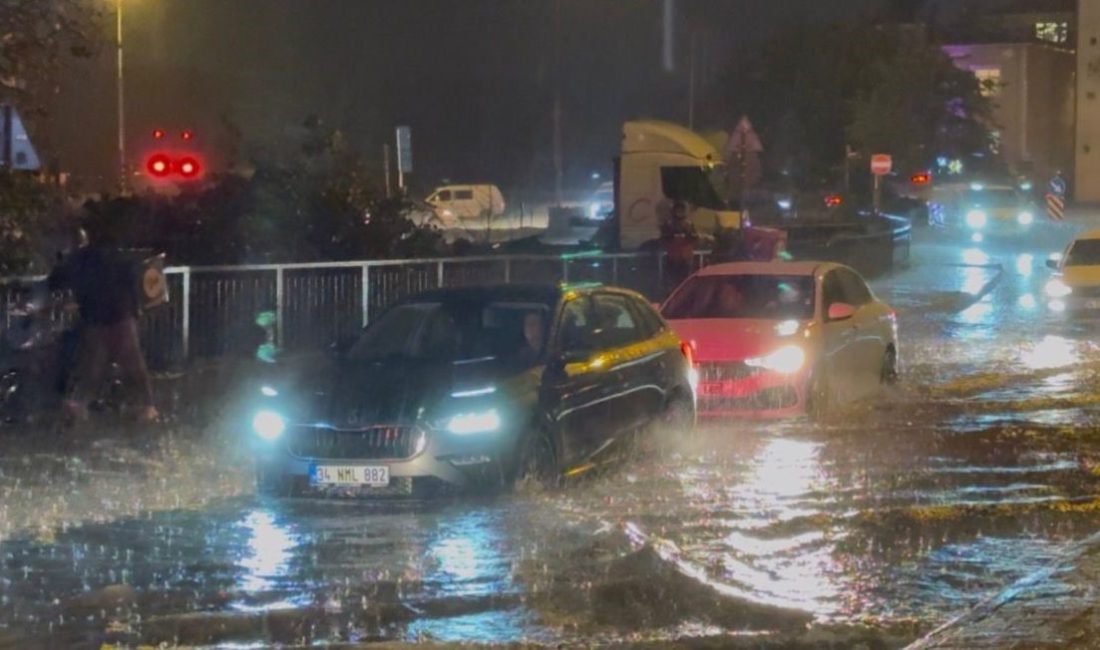 İstanbul’da akşam saatlerinde aniden bastıran sağanak yağmur, kent genelinde hayatı