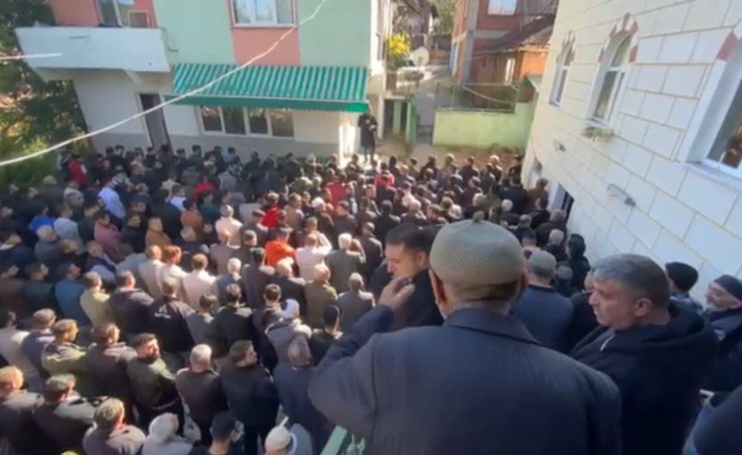 İstanbul’un Esenyurt ilçesinde akraba iki aile arasında yaşanan evlilik tartışmasında