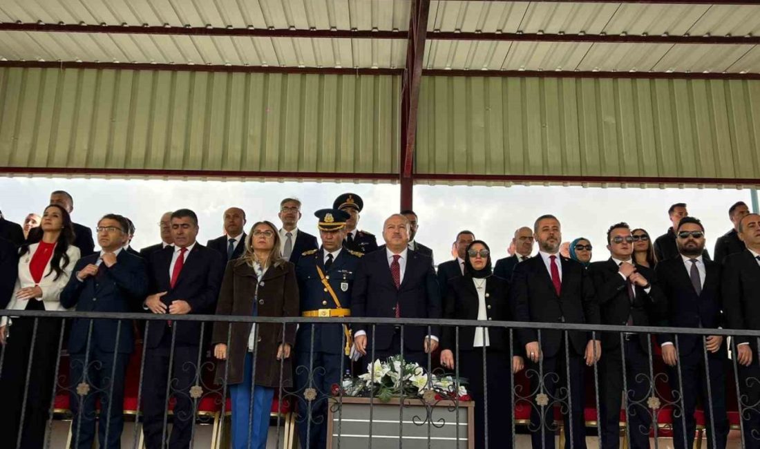 Cumhuriyet’in 102. yılı Nevşehir’de coşkuyla kutlandı. JAKEM’in gösteri köpeği Nefes’in