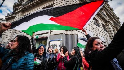 İtalya’da Küresel Sumud Filosu’na destek için başlatılan grev çerçevesinde ülke