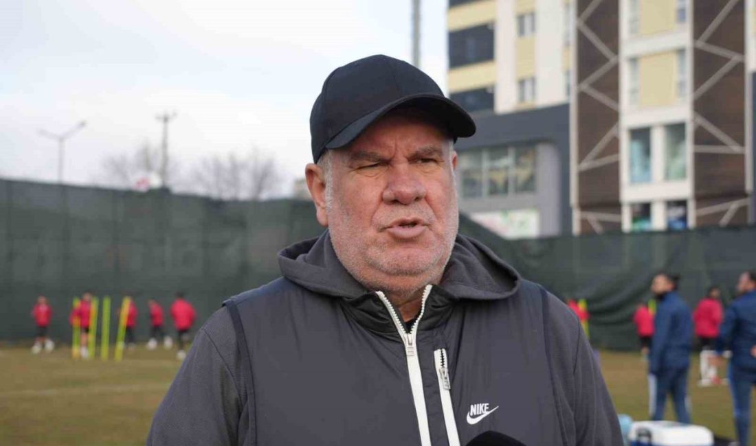 İzmir Çoruhlu FK, Engin Dursun ile yollarını ayırdıktan sonra takımı