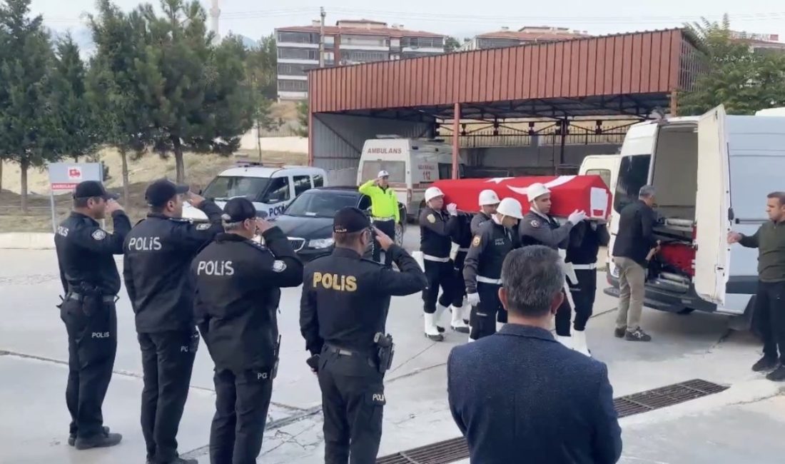 Kalp krizi geçiren polis memuru hayatını kaybetti Ankara’da geçirdiği kalp krizi sebebiyle hayatını kaybeden özel harekat polisi