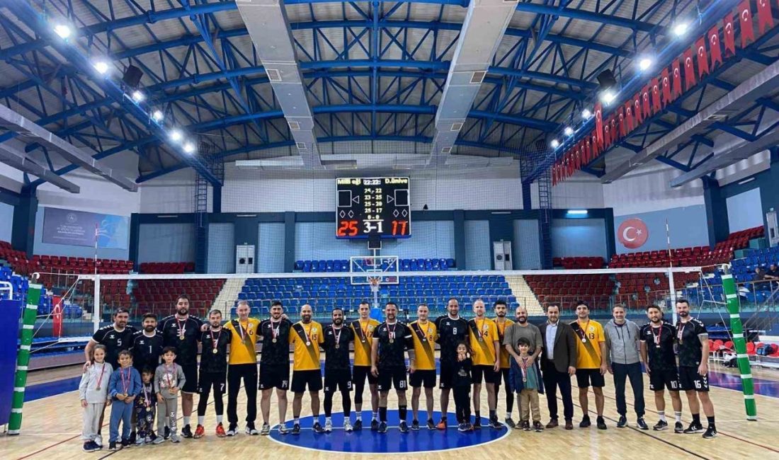 Kamu spor oyunları voleybol müsabakaları tamamlandı DÜZCE(İHA) – Düzce’de gerçekleştirilen kamu spor oyunları voleybol müsabakalarından kadınlar