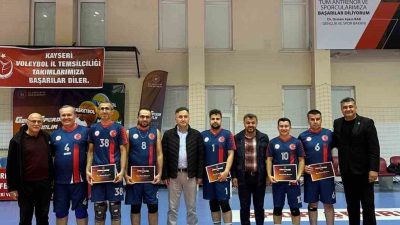 Kayseri’de renkli görüntülere sahne olan 3. Kamu Spor Oyunları Voleybol