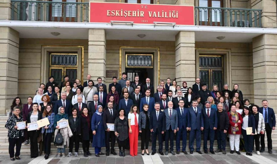 Eskişehir’de “Kadın Sağlığı Eğitimi Projesi” değerlendirme toplantısında konuşan, Fatma Aktan