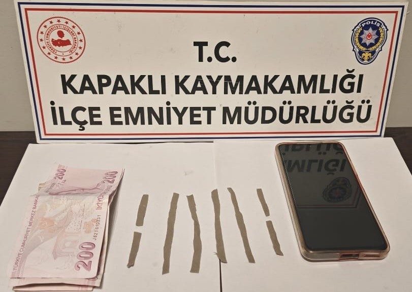 Tekirdağ’ın Kapaklı ilçesinde polis ekipleri tarafından yapılan çalışmalarda uyuşturucu madde