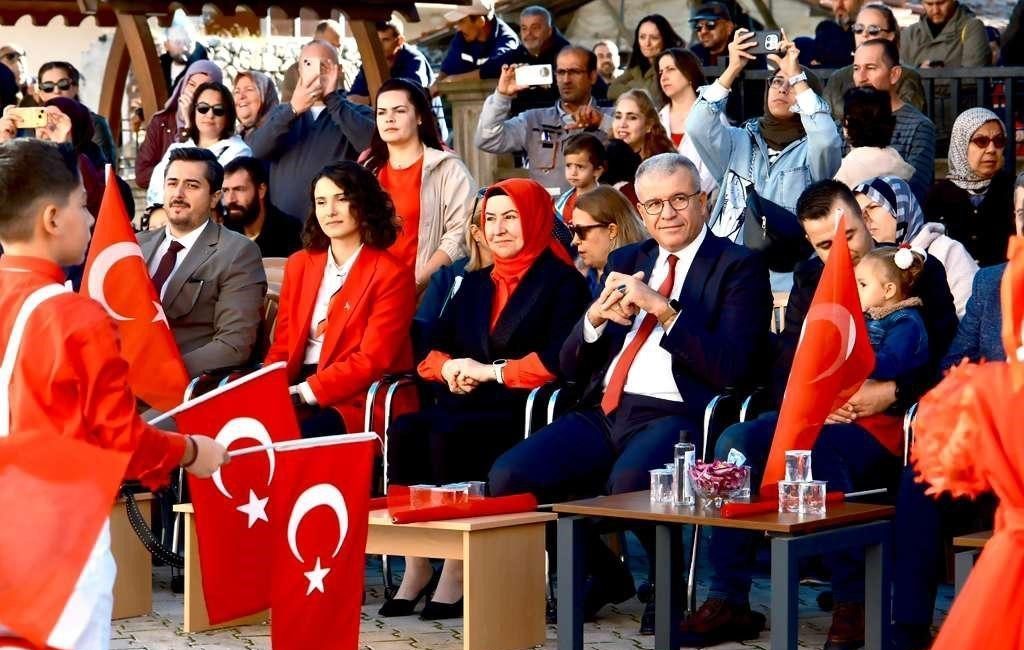 Karabiga’da 29 Ekim Cumhuriyet Bayramı, büyük bir coşku ve gururla