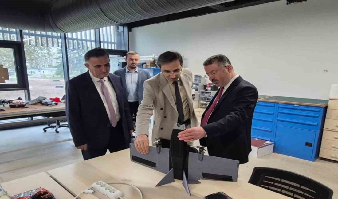 Karabük Üniversitesi (KBÜ) Rektörü Prof. Dr. Fatih Kırışık ve beraberindeki