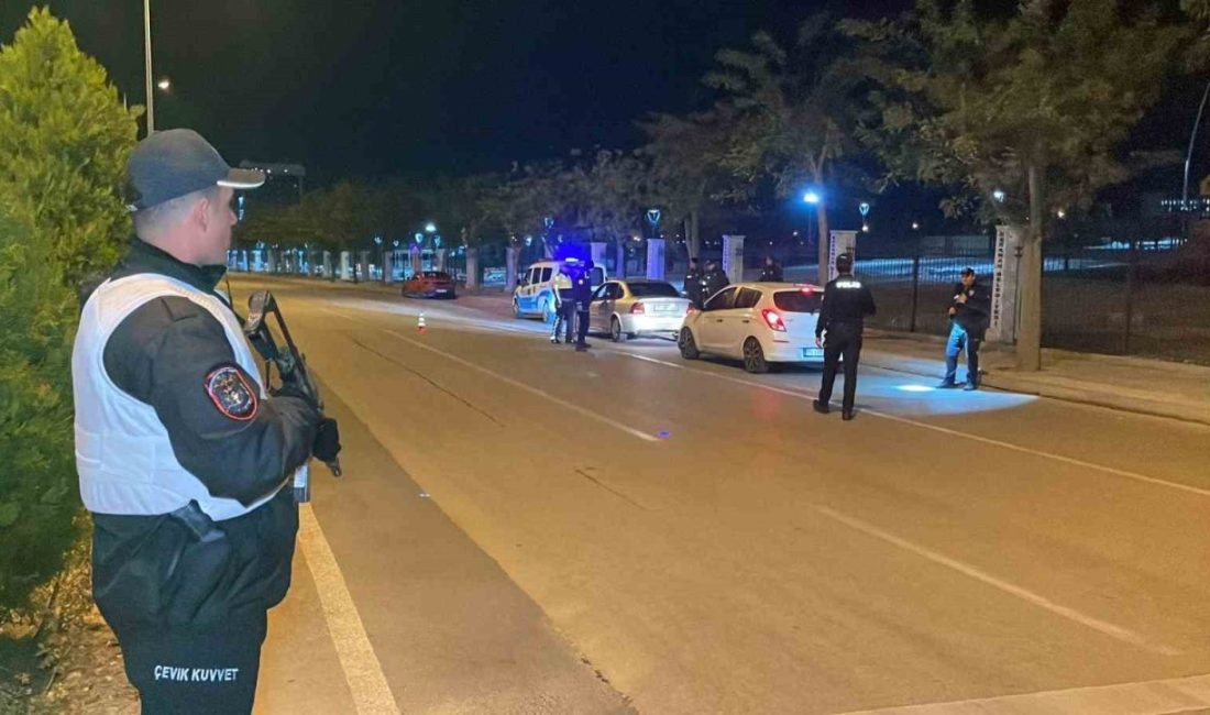 Karaman İl Emniyet Müdürlüğü kent merkezinde eş zamanlı ’şok’ asayiş