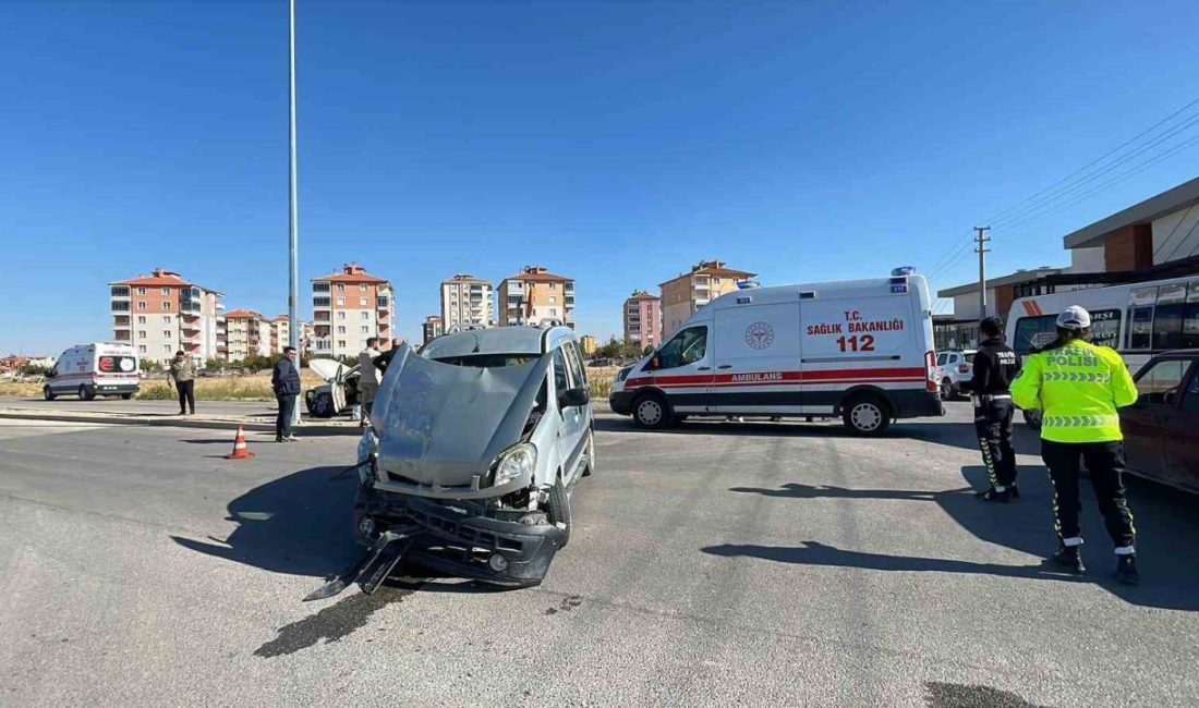 Karaman’da hafif ticari araçla cip çarpıştı: 3 yaralı Karaman’da hafif ticari araçla cipin çarpışması sonucu meydana gelen trafik