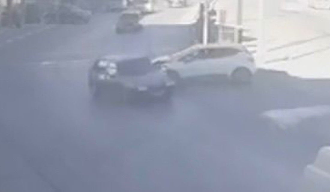 Karaman’da iki otomobilin kavşakta çarpışması sonucu meydana gelen kazada 1