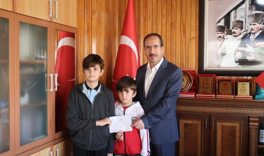 Konya’nın Akşehir ilçesinde küçük yaşlarına rağmen büyük bir vicdan örneği