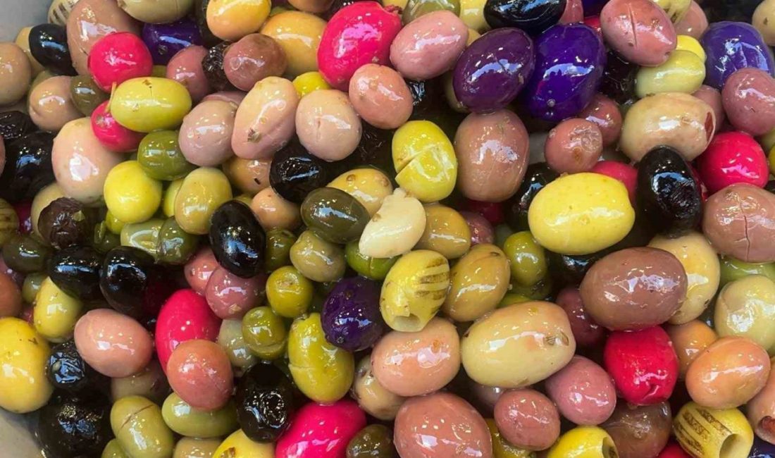 Bursa’da bir esnaf, şahitlik ettiği karı-kocanın zeytin kavgasından etkilenerek “Osmanlı