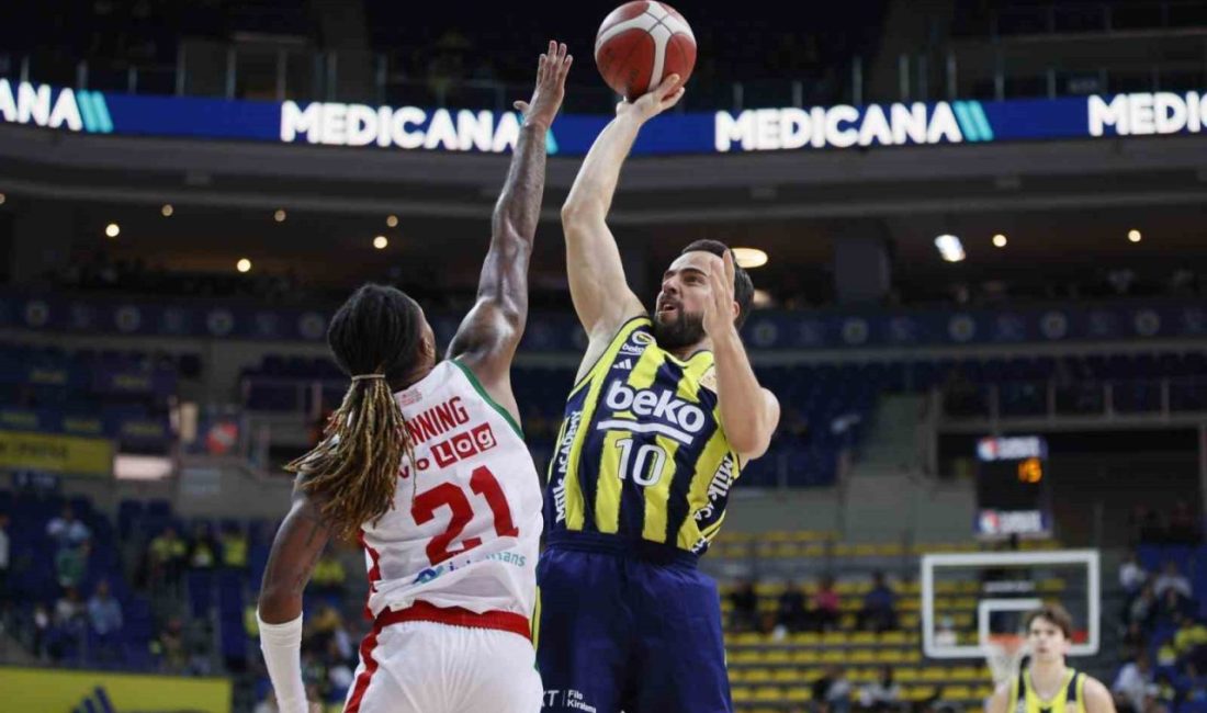 Karşıyaka, Basketbol Süper Ligi’nin üçüncü haftasında Fenerbahçe’ye mağlup olarak bu
