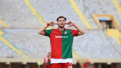 Karşıyaka’nın Muğlaspor’dan kiraladığı 23 yaşındaki forvet oyuncusu Yasin Uzunoğlu, yeşil-kırmızılı