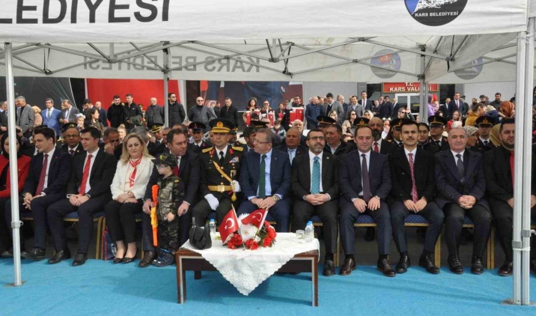 Kars’ta Cumhuriyet Bayramı coşkusu yaşandı. 29 Ekim Cumhuriyet Bayramı dolayısıyla