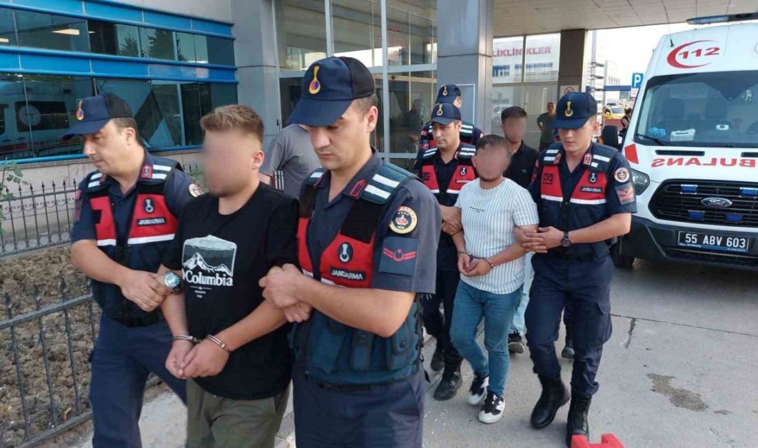 Samsun’un Tekkeköy ilçesinde kavga ettikleri şahsın kaçarak sığındığı evin sahibini