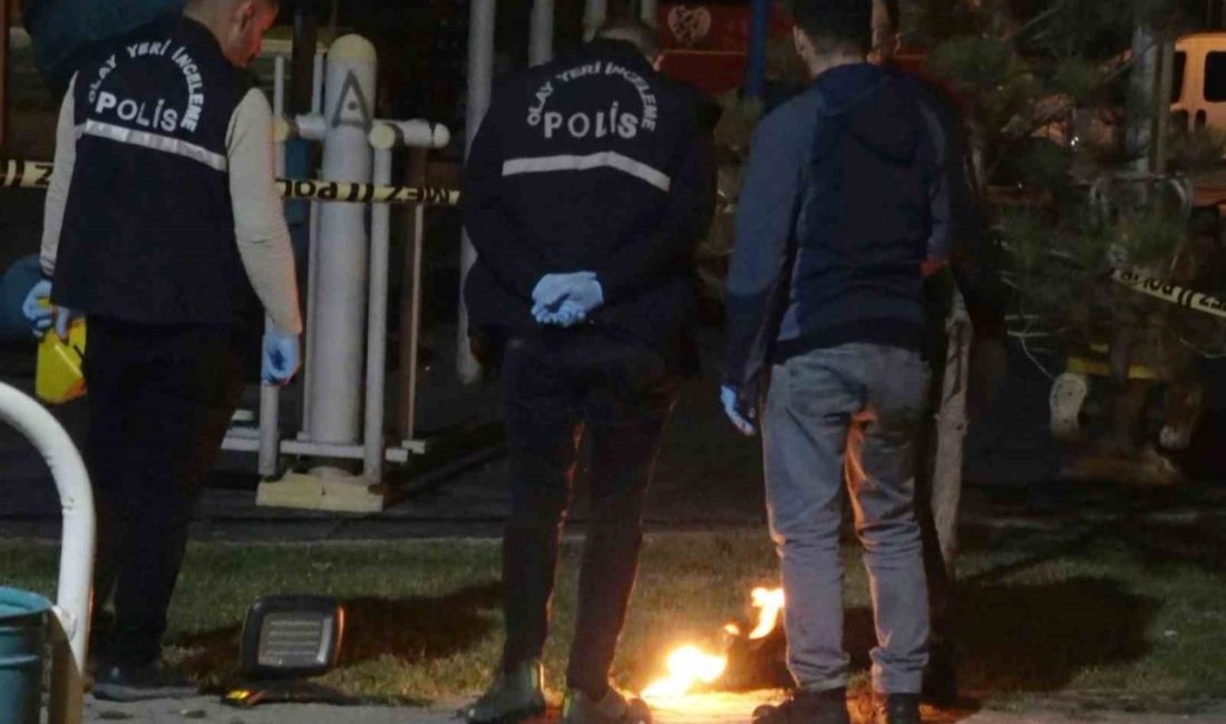 Kavga için molotofkokteyli hazırlarken suçüstü yakalandılar Aksaray’da kavga edecekleri kişilerle buluşmadan önce park içerisinde molotofkokteyli hazırlayan