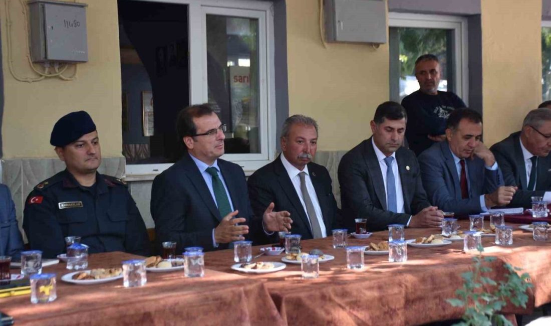 Kaymakam Güldoğan halkın taleplerini yerinde dinledi Salihli İlçe Kaymakamı Ali Güldoğan, mahalle ziyaretleri kapsamında Mersindere ve