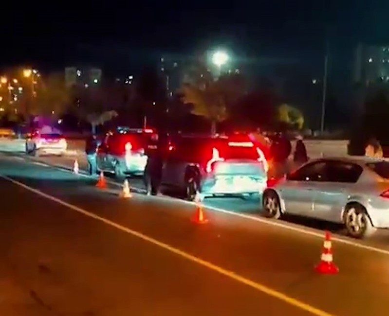 Kayseri’de polis ekipleri tarafından yapılan ‘huzur’ uygulamasında; 25 arana şahıs