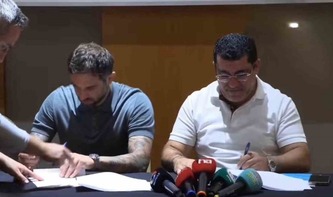 Kayserispor’da anlaşmaya varılan yeni Teknik Direktör Radomir Djalovic göreve başladı.