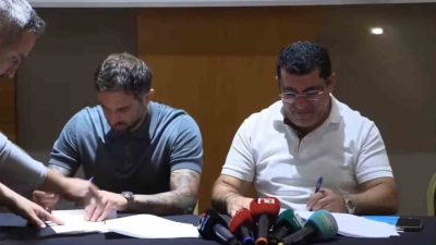 Kayserispor’da anlaşmaya varılan yeni Teknik Direktör Radomir Djalovic göreve başladı.