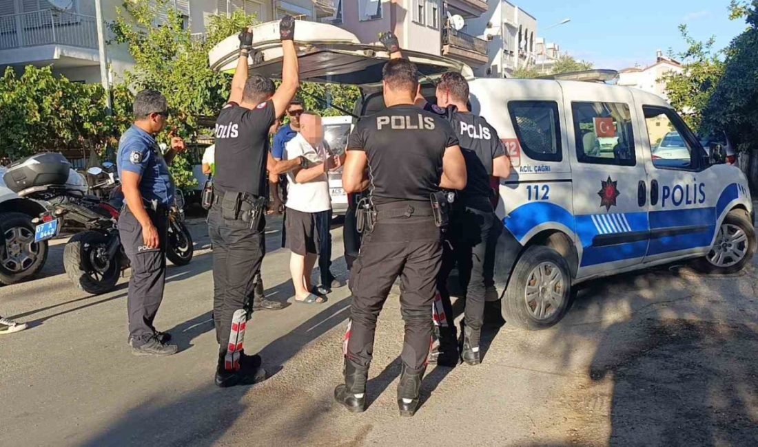 Antalya’nın Manavgat ilçesinde otomobile çarpıp kaçtıktan sonra trafik ekipleriyle tartışma