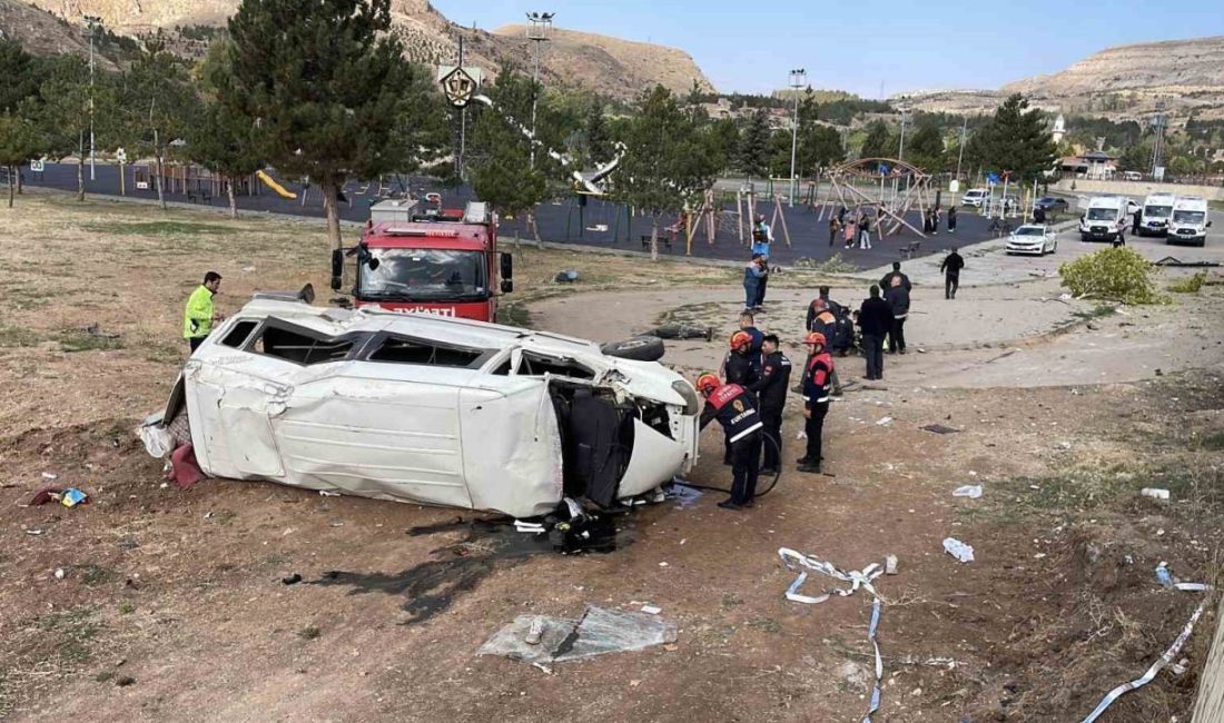 Kazada ağır yaralanan 15 yaşındaki çocuk hayatını kaybetti Sivas’ta dün meydana gelen minibüs kazasında ağır yaralanan 15 yaşındaki