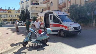 Antalya’nın Manavgat ilçesinde direksiyon hakimiyetini kaybederek devrilen motosikletin sürücüsü yaralandı.