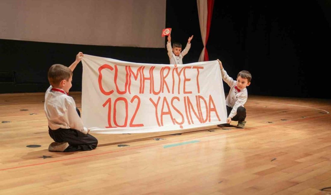 Keçiören Belediyesi tarafından Cumhuriyet’in 102’nci yılı dolayısıyla kutlamalar düzenlendi. Keçiören