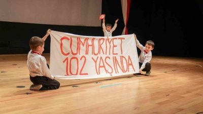 Keçiören Belediyesi tarafından Cumhuriyet’in 102’nci yılı dolayısıyla kutlamalar düzenlendi. Keçiören