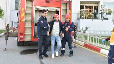 Kepez Belediyesi’nin düzenlediği deprem, yangın ve tahliye tatbikatı gerçeğini aratmadı.