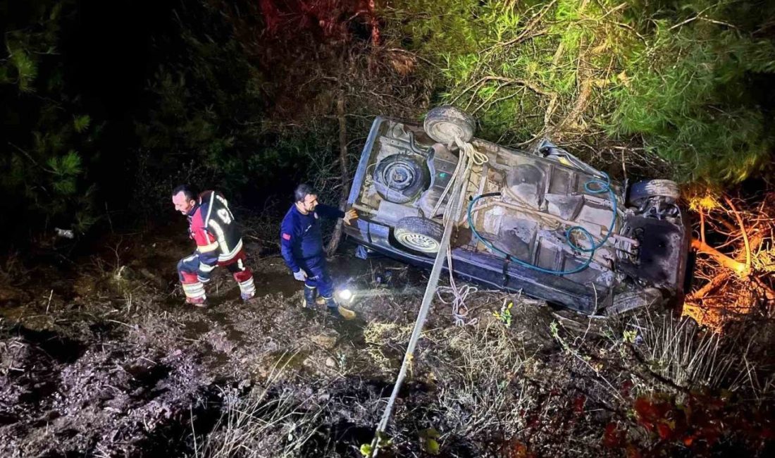 Kepsut’ta araç dereye uçtu: 5 yaralı Balıkesir’in Kepsut ilçesinde direksiyon hakimiyetini kaybeden sürücü otomobili dereye uçurdu.
