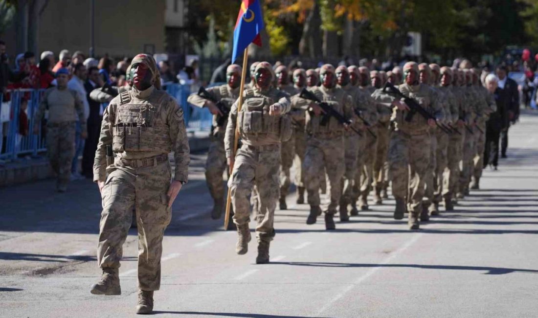 Kırıkkale’de 29 Ekim Cumhuriyet Bayramı düzenlenen törende coşkuyla kutlandı. Kırıkkale’de