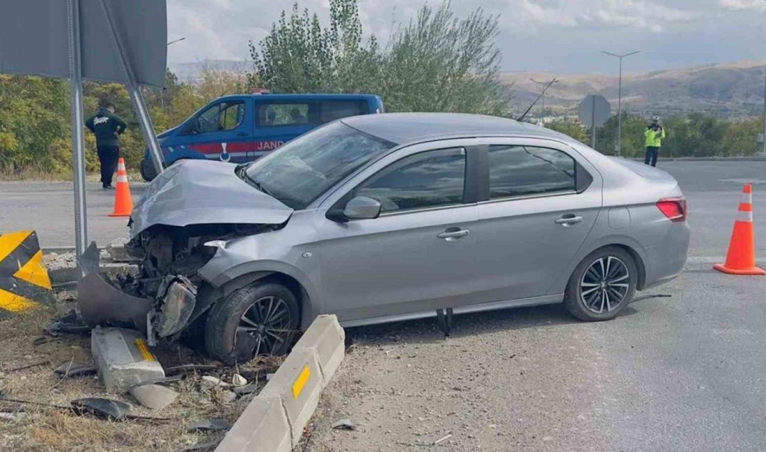 Kırıkkale’de iki otomobil çarpıştı: 2 yaralı Kırıkkale’de iki otomobilin çarpışması sonucu meydana gelen trafik kazasında 2