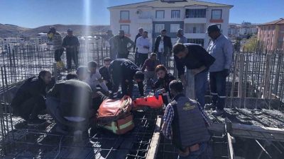 Adıyaman’ın Besni ilçesinde, beton dökümü sırasında beton pompasının bomunun kırılması