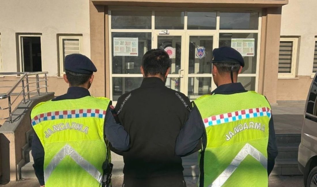 KIRŞEHİR (İHA) – Kırşehir’de haklarında kesinleşmiş hapis cezası bulunan 2