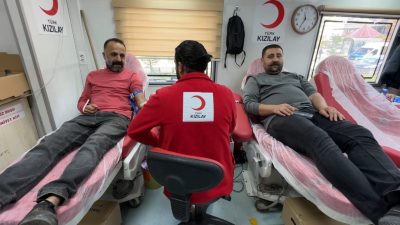 Van Kızılay Kan Bağış Merkezi ekipleri, Hakkari’nin Yüksekova ilçesinde kan