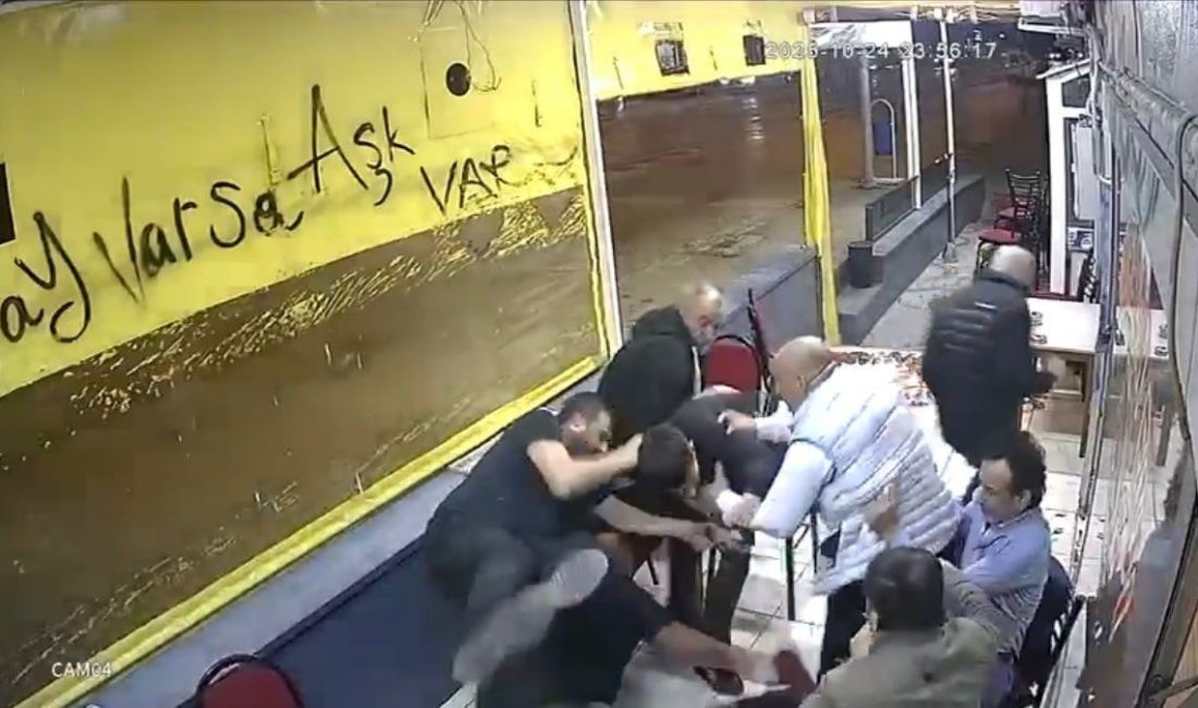 Kocaeli’nin İzmit ilçesinde çay ocağında bir kişiyi silahla yaralayan saldırgan,