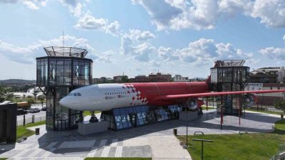 Kocaeli Büyükşehir Belediyesi tarafından Çayırova’da, uçuş ömrünü tamamlamış Airbus A340