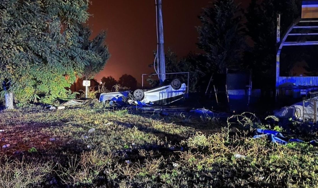 Kontrolden çıkan otomobil takla attı; 2 yaralı Bursa’nın İnegöl ilçesi yağmur nedeniyle kayganlaşan yolda kontrolden çıkan otomobil