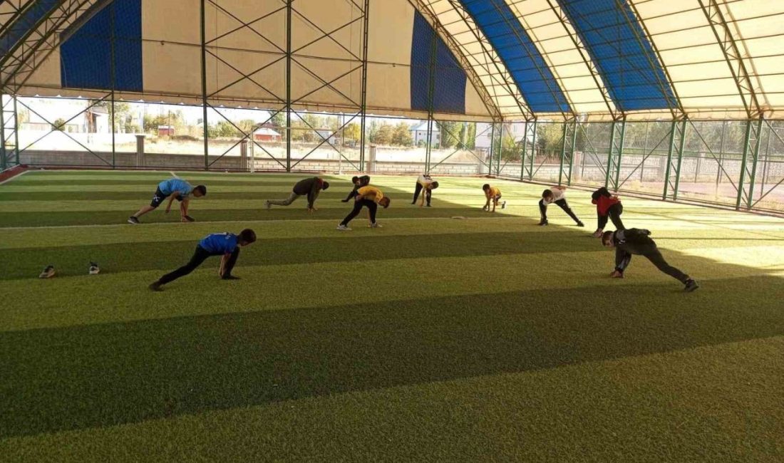 MUŞ (İHA) – Muş’un Korkut ilçesindeki futbol sahasında düzenlenen atletizm