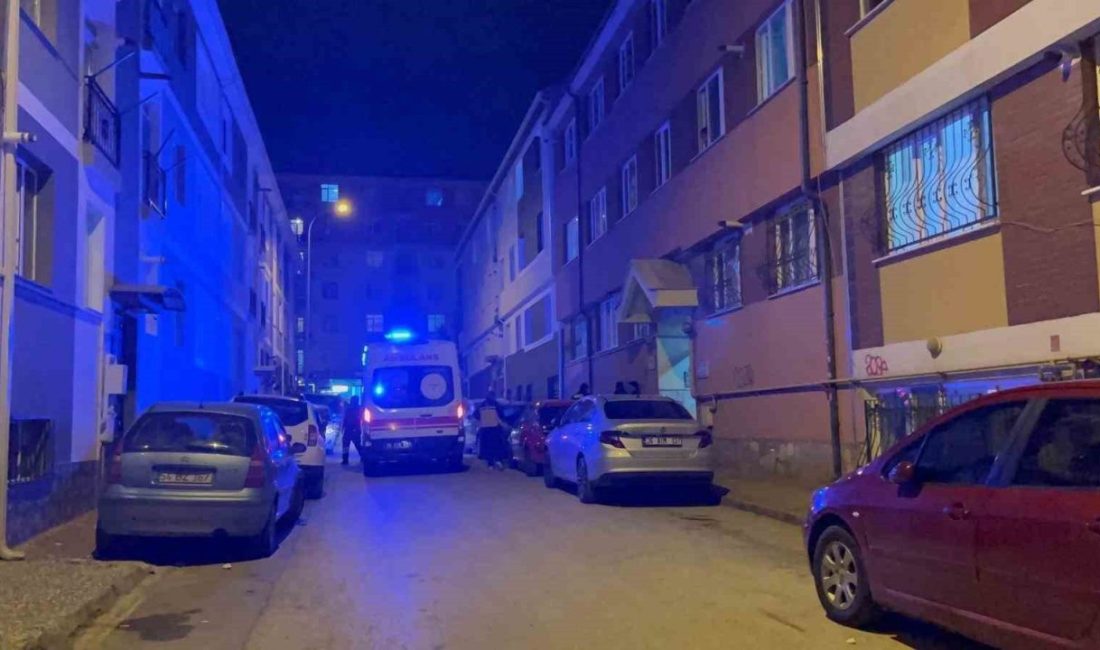 Kötü koku ihbarı üzerine gelen ekipler, yaşlı adamı evinde ölü buldu Eskişehir’de evinde yalnız yaşayan yaşlı adamın dairesinden kötü koku geldiği