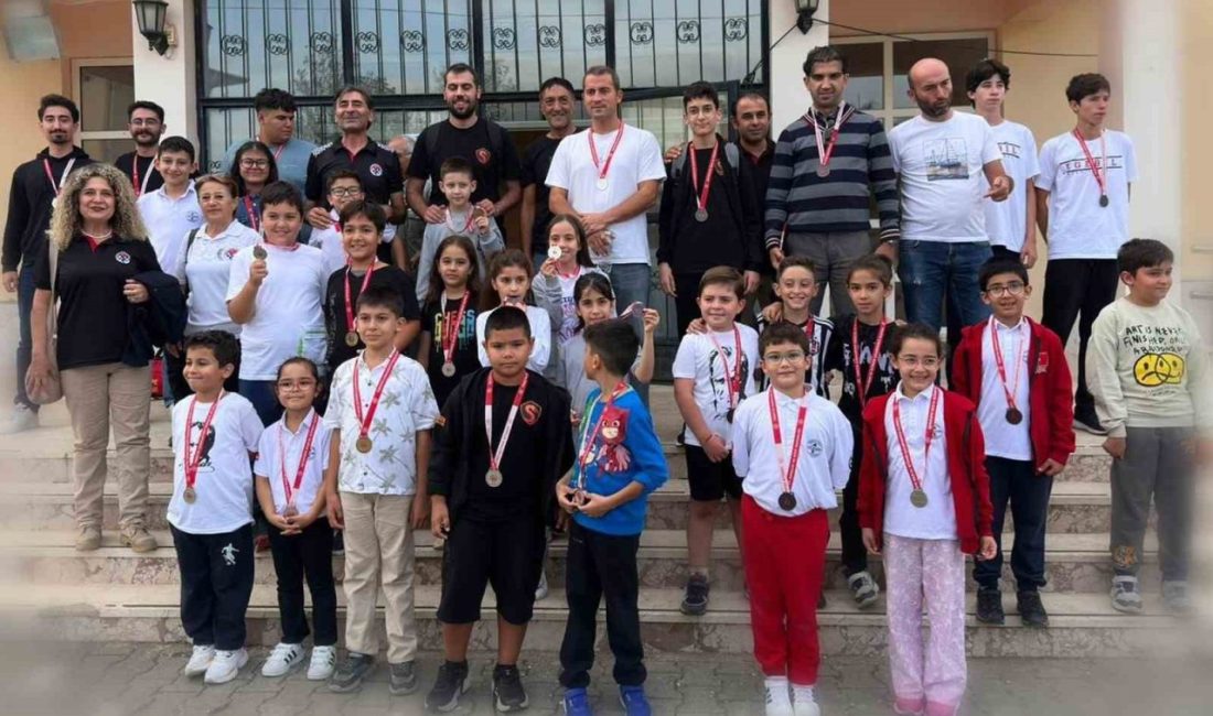 Muğla’nın Köyceğiz ilçesinde “29 Ekim Cumhuriyet Bayramı Satranç Turnuvası” düzenlendi.