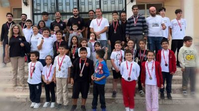 Muğla’nın Köyceğiz ilçesinde “29 Ekim Cumhuriyet Bayramı Satranç Turnuvası” düzenlendi.